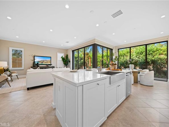 100 Viano, Irvine CA 92602