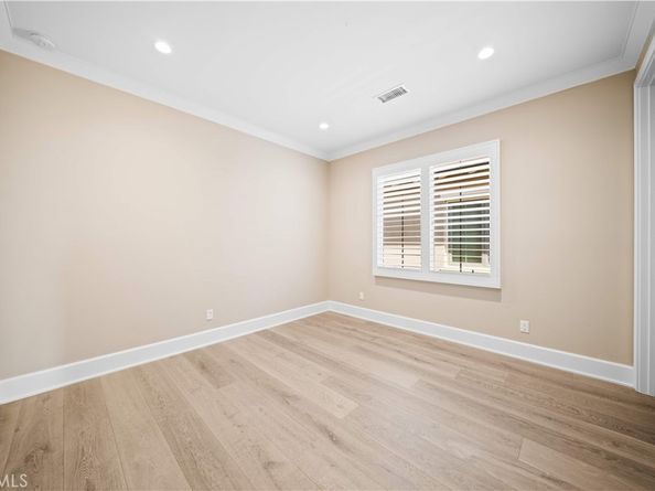 100 Viano, Irvine CA 92602