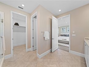 100 Viano, Irvine CA 92602