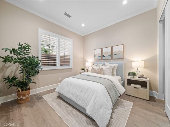 100 Viano, Irvine CA 92602