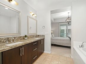 21 Gramercy 202, Irvine CA 92612