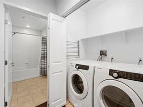 21 Gramercy 202, Irvine CA 92612