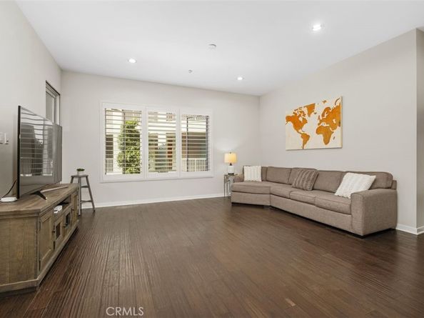 21 Gramercy 202, Irvine CA 92612