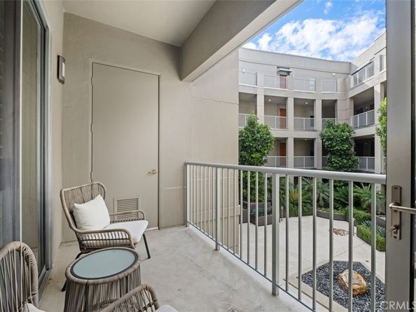 21 Gramercy 202, Irvine CA 92612