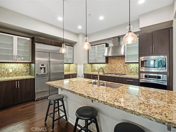 21 Gramercy 202, Irvine CA 92612