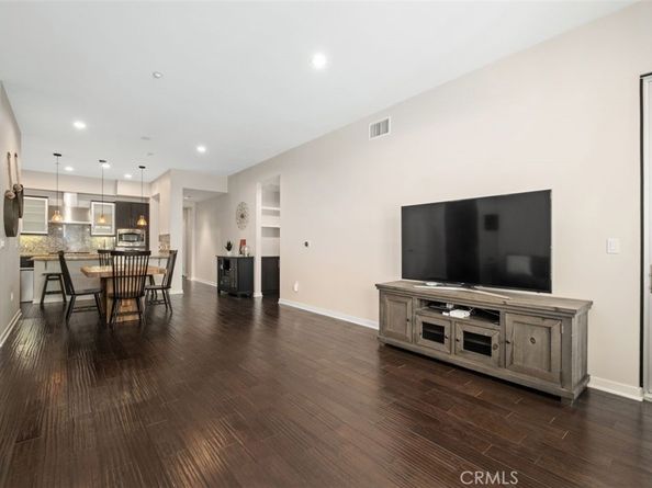 21 Gramercy 202, Irvine CA 92612