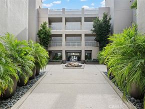21 Gramercy 202, Irvine CA 92612