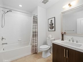 21 Gramercy 202, Irvine CA 92612