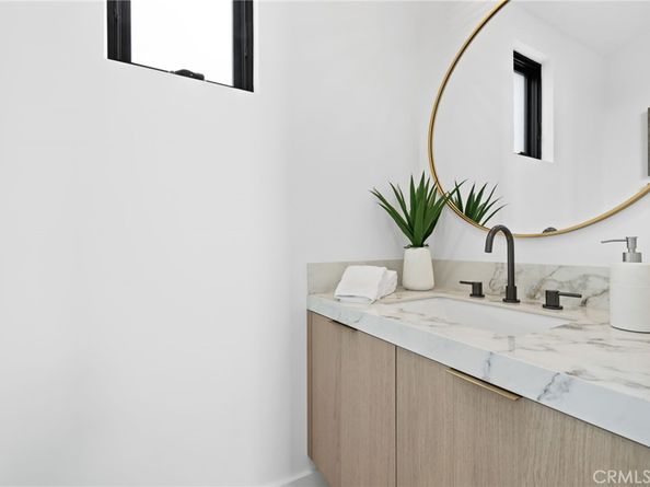 506 1/2 Avocado Avenue, Corona Del Mar CA 92625