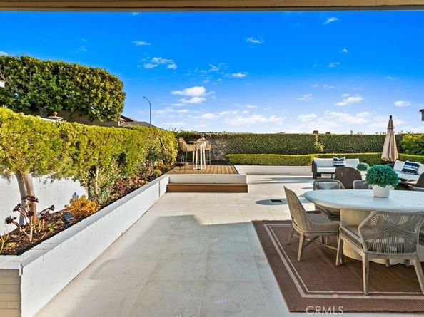 10 White Water Drive, Corona Del Mar CA 92625
