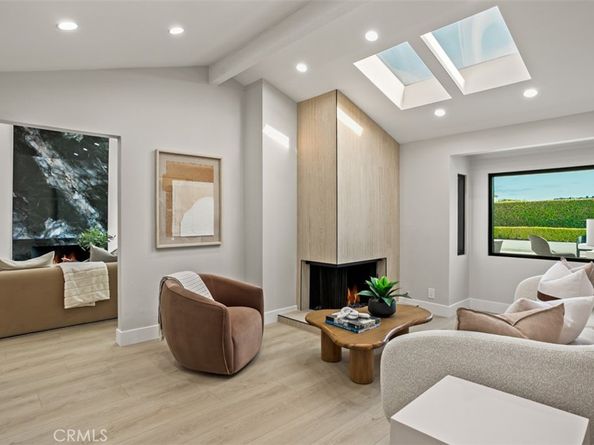 10 White Water Drive, Corona Del Mar CA 92625