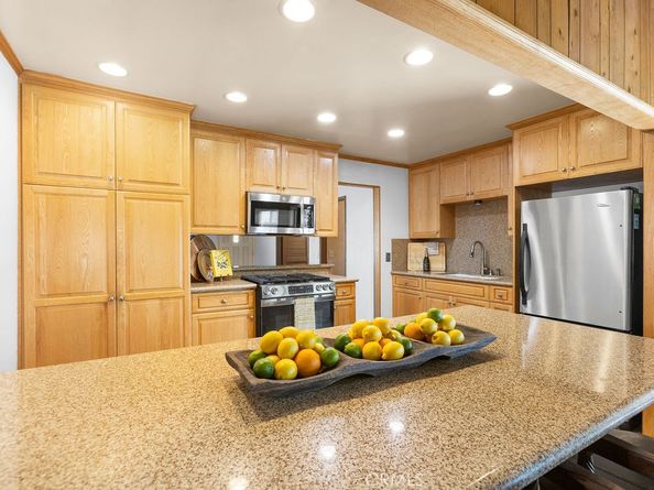 995 Post Road, Costa Mesa CA 92626