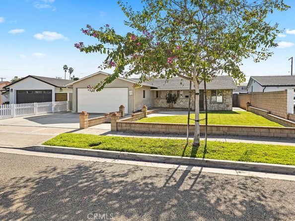 995 Post Road, Costa Mesa CA 92626