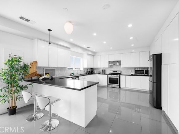 4240 Barrett, Los Angeles CA 90032