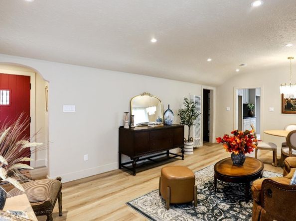 6764 Lemon, Long Beach CA 90805