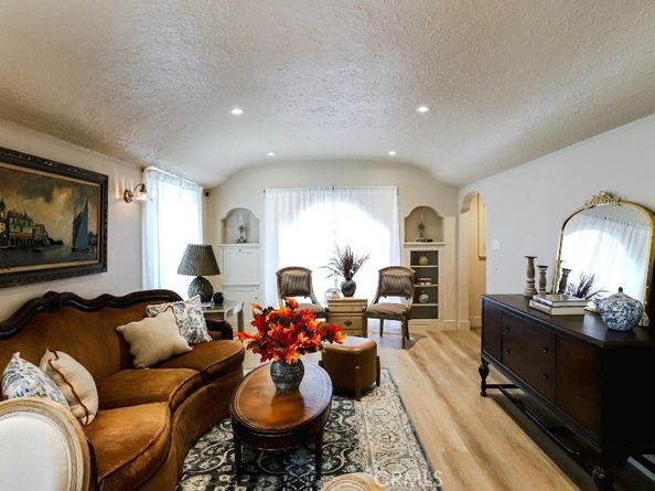 6764 Lemon, Long Beach CA 90805