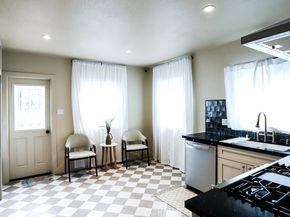 6764 Lemon, Long Beach CA 90805