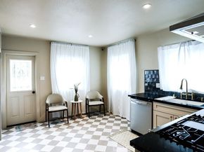 6764 Lemon, Long Beach CA 90805