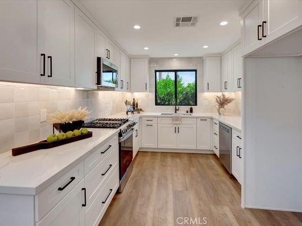 270 Albert Place, Costa Mesa CA 92627
