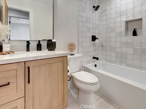 270 Albert Place, Costa Mesa CA 92627