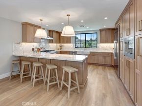 270 Albert Place, Costa Mesa CA 92627