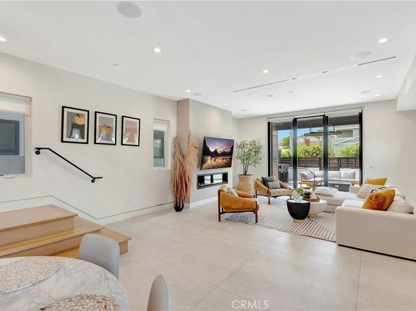 620 Huntington Street, Huntington Beach CA 92648