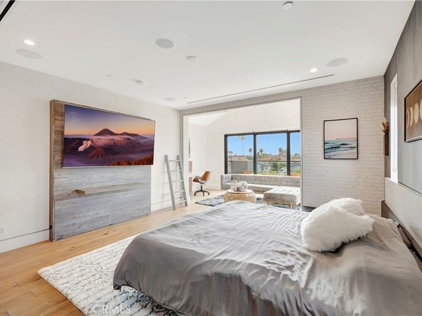 620 Huntington Street, Huntington Beach CA 92648