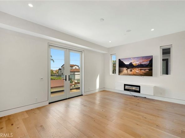 620 Huntington Street, Huntington Beach CA 92648