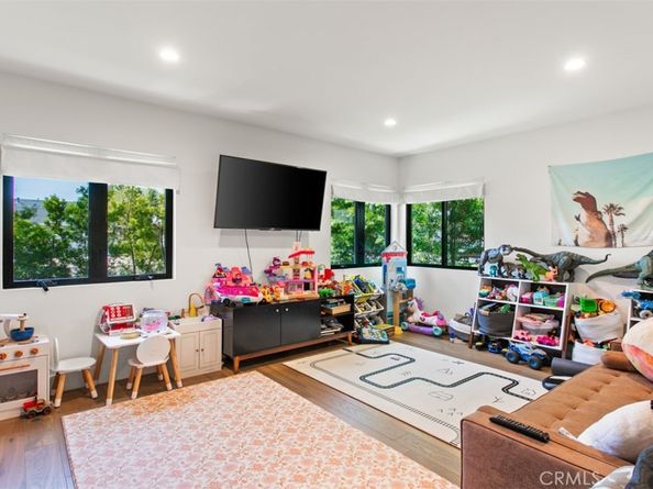 366 Esther Street, Costa Mesa CA 92627