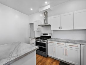 4440 Victoria Park, Los Angeles CA 90019