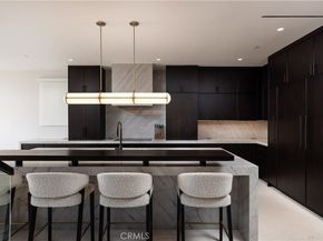 218 E Oceanfront, Newport Beach CA 92661