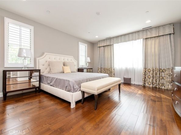 120 Tomato Springs, Irvine CA 92618