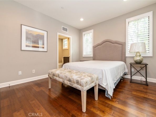 120 Tomato Springs, Irvine CA 92618