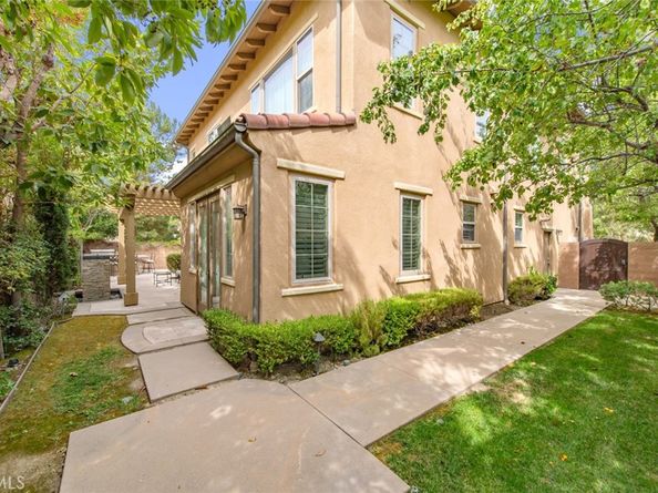 120 Tomato Springs, Irvine CA 92618