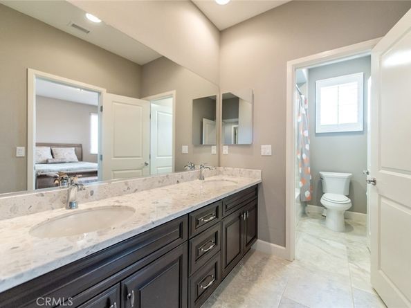 120 Tomato Springs, Irvine CA 92618