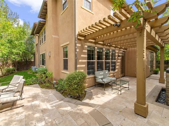 120 Tomato Springs, Irvine CA 92618