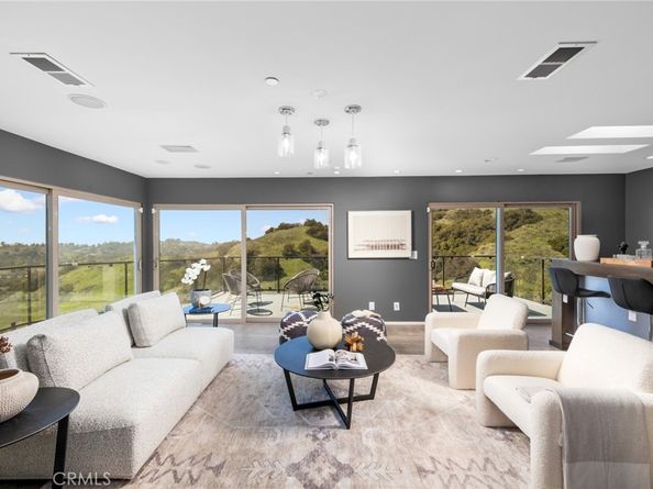 2637 N Mountain Avenue, Claremont CA 91711