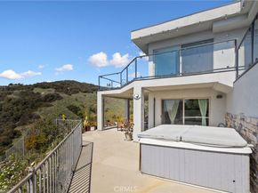 2637 N Mountain Avenue, Claremont CA 91711