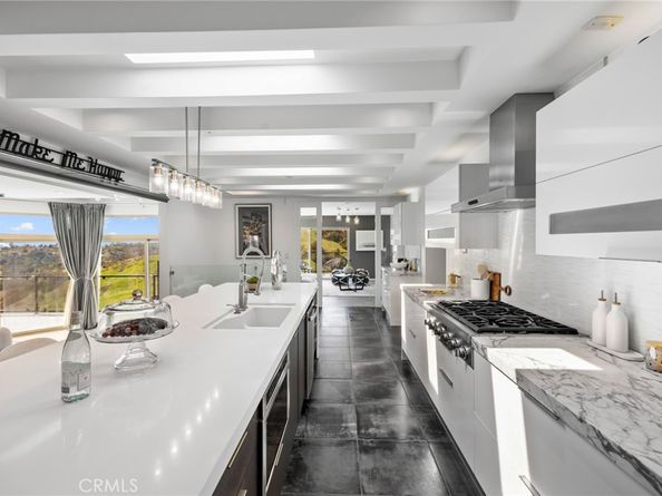 2637 N Mountain Avenue, Claremont CA 91711