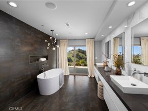 2637 N Mountain Avenue, Claremont CA 91711