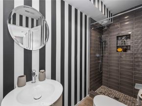 2637 N Mountain Avenue, Claremont CA 91711