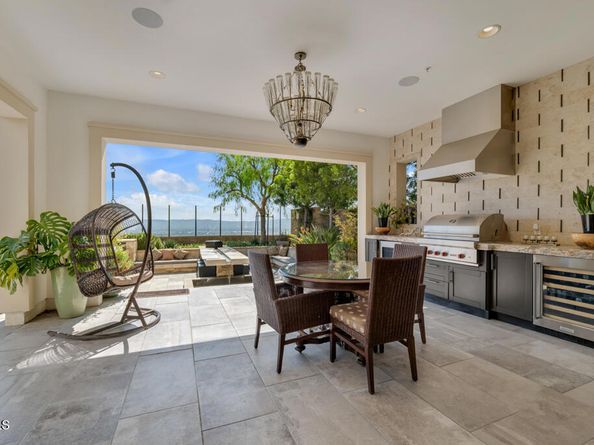 11735 N Manchester Way, Porter Ranch CA 91326