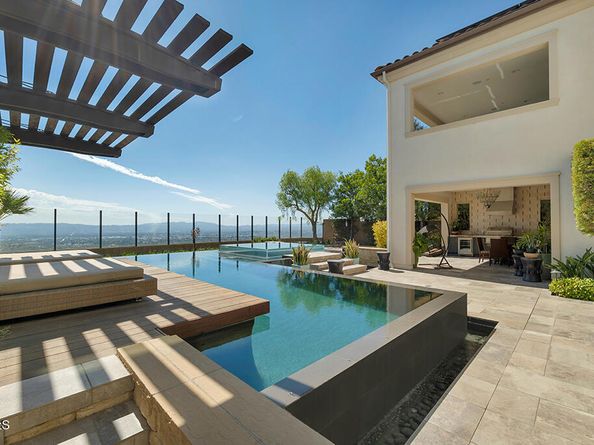 11735 N Manchester Way, Porter Ranch CA 91326