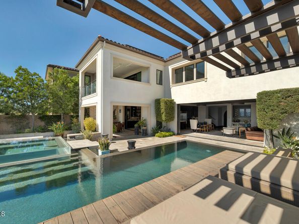 11735 N Manchester Way, Porter Ranch CA 91326