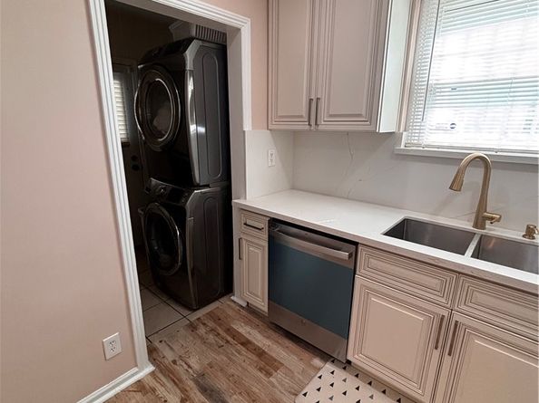 9812 S Denker, Los Angeles CA 90047