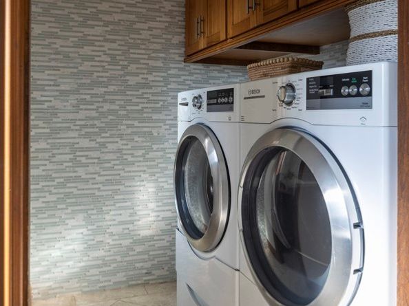 401 Holmwood, Newport Beach CA 92663