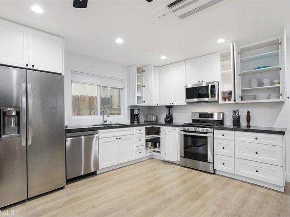 215 32nd Street, Newport Beach CA 92663