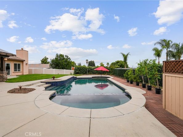 1018 W 15th Street, Upland CA 91786