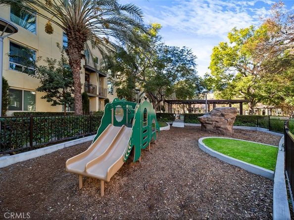 87 Waldorf, Irvine CA 92612