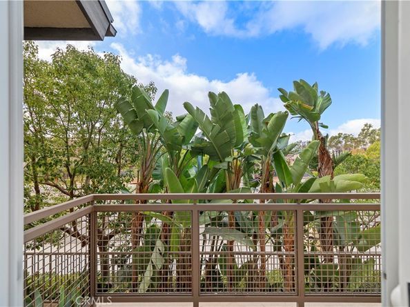 87 Waldorf, Irvine CA 92612